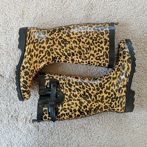 Leopard rain boots